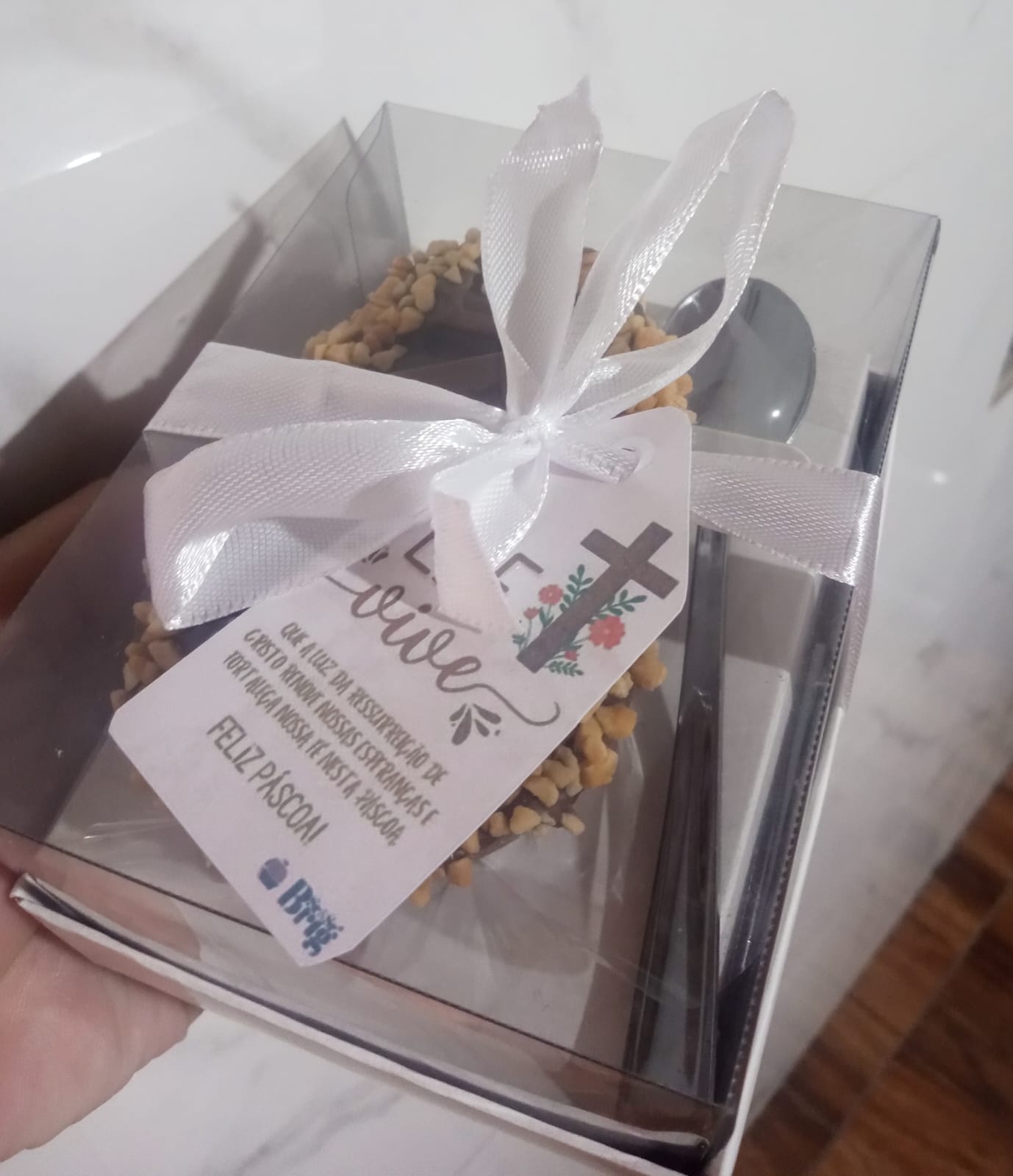 Ovo de colher em caixa presenteável